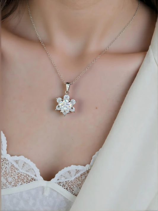 Stervormige hanger met 1 karaat moissanite en minidiamantjes, 925 sterling zilver