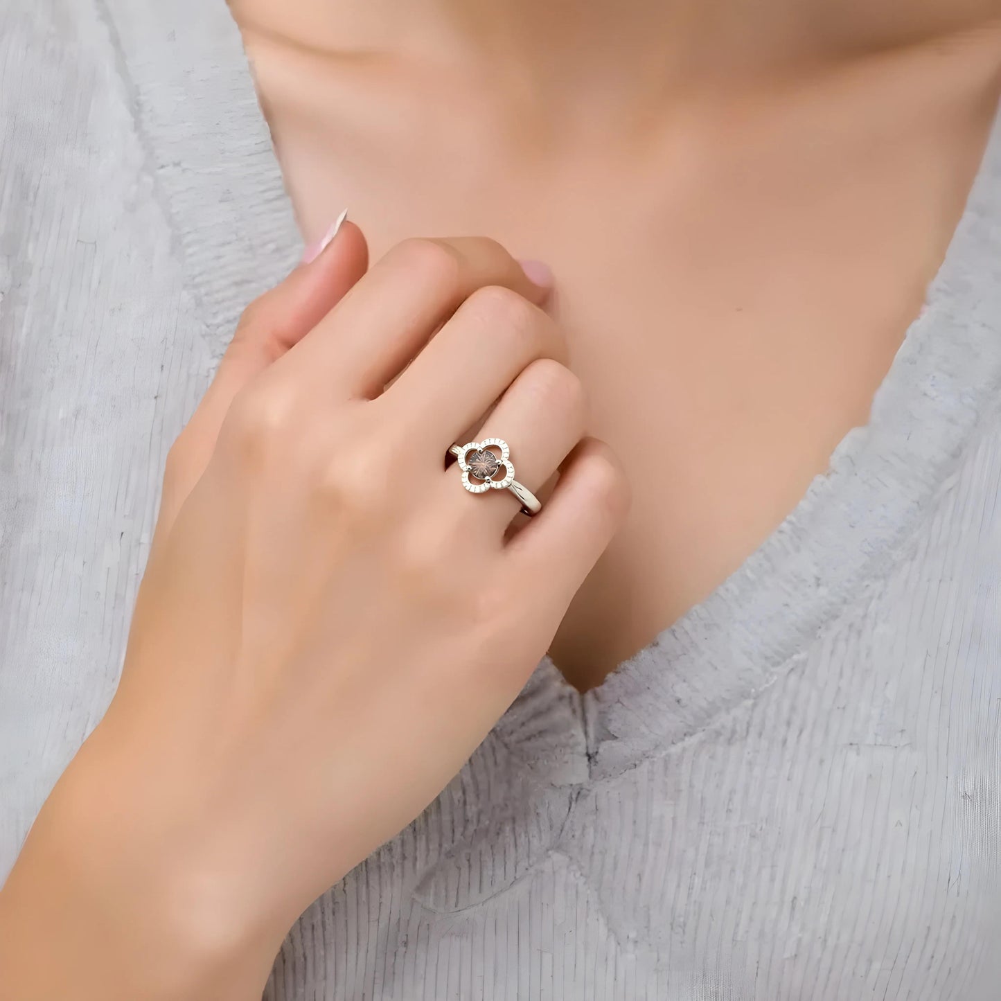Ring in bloemvorm met kubische zirkonia, 925 sterling zilver