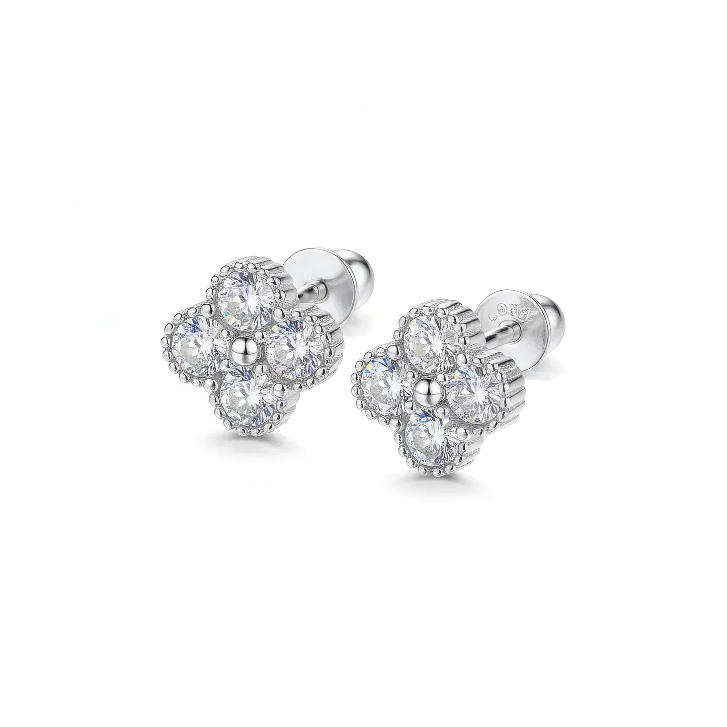 Oorstekers met klavertje vier en zirkonia, gemaakt van 925 sterling zilver.