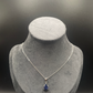 Druppelvormige hanger met natuurlijke saffier, 925 sterling zilver