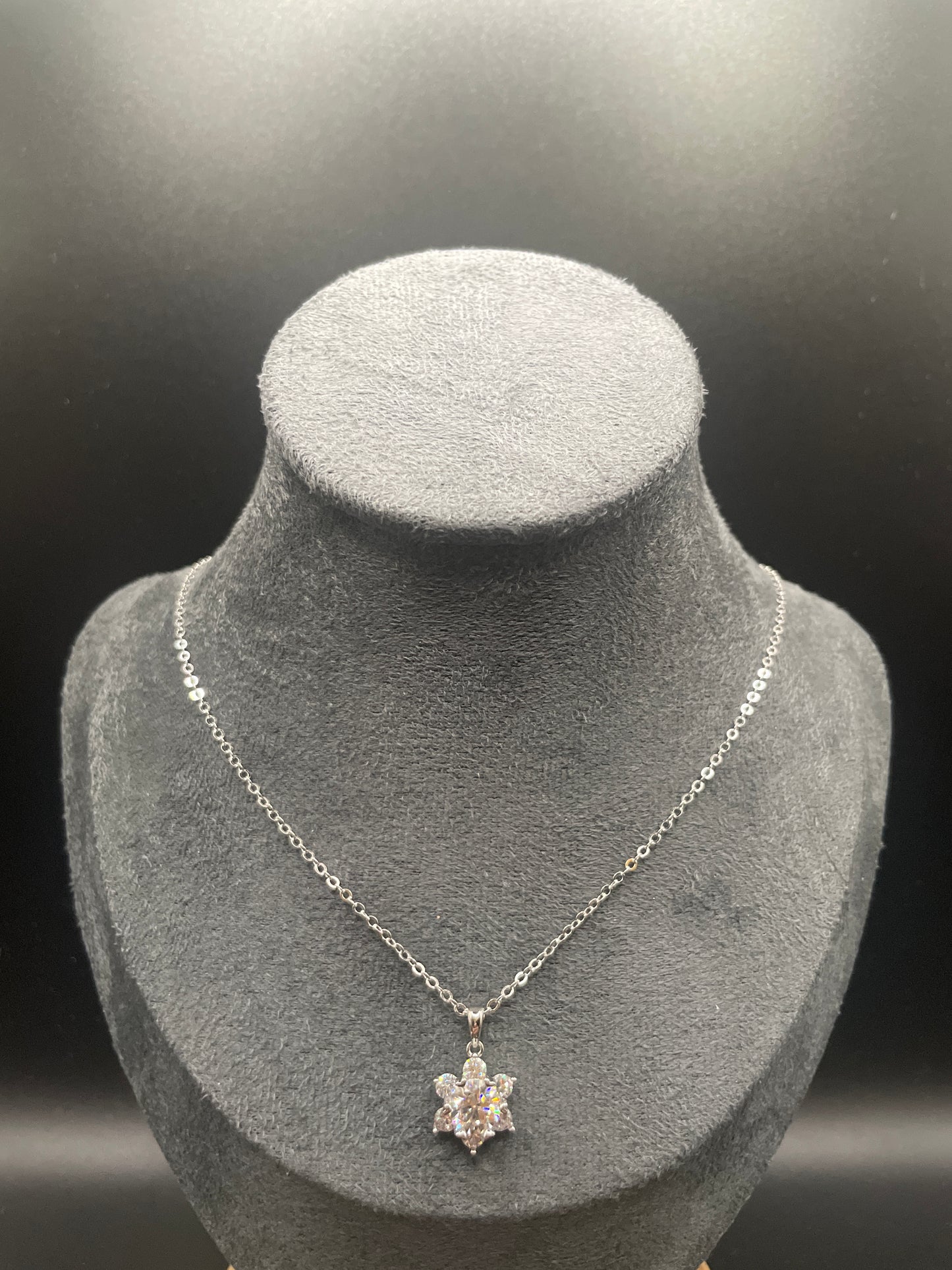 Stervormige hanger met 1 karaat moissanite en minidiamantjes, 925 sterling zilver