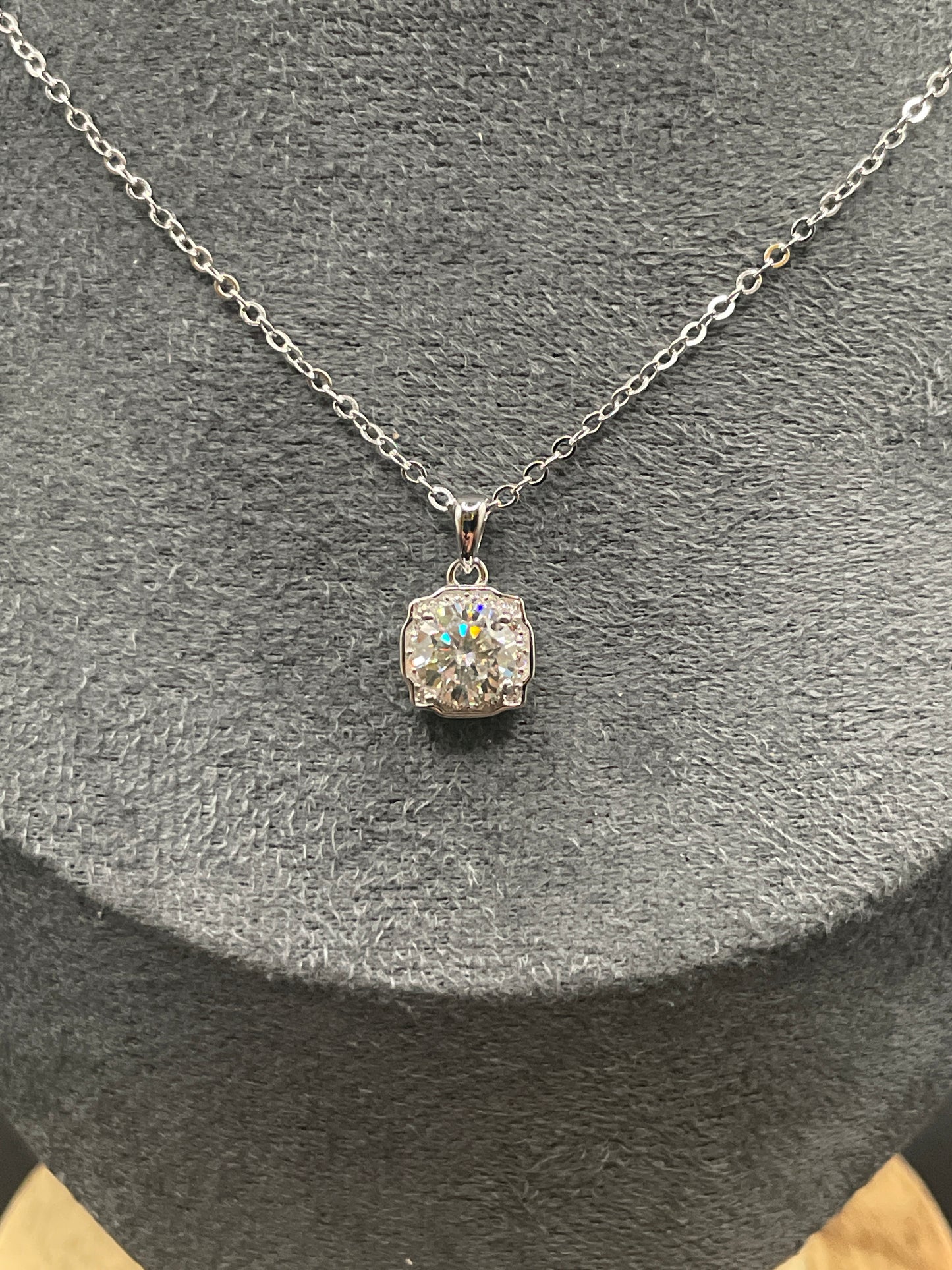 Trouwstijl hanger met 1 karaat moissanite diamant, 925 sterling zilver