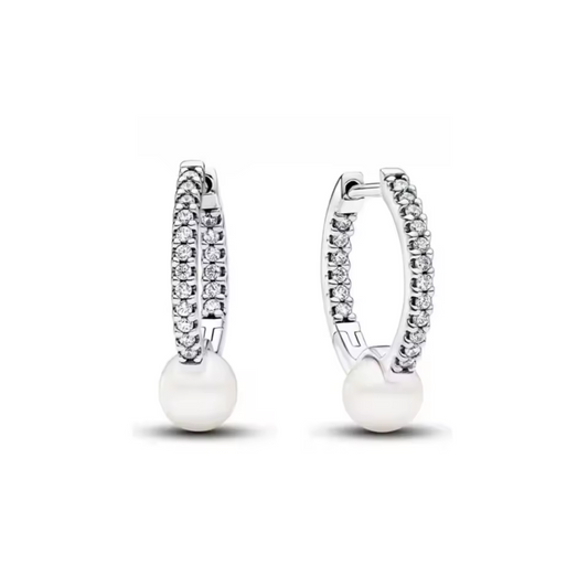 Pandora oorbellen met gekweekte parels en zirkonia, gemaakt van 925 sterling zilver.